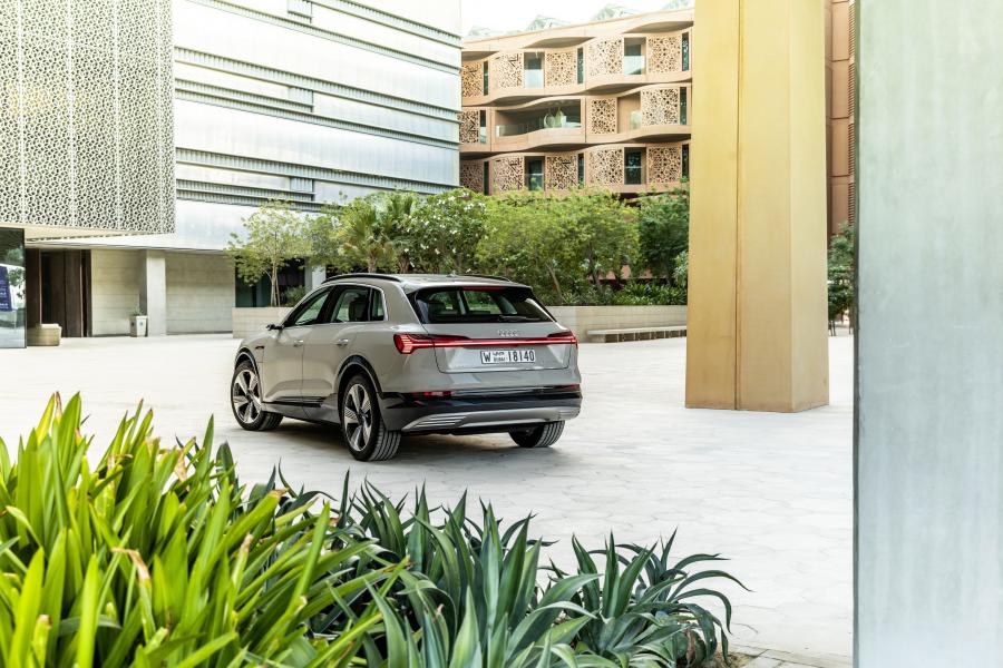  Audi e-tron 55 Quattro 2019 года  (WW) (фото 302 из 452)